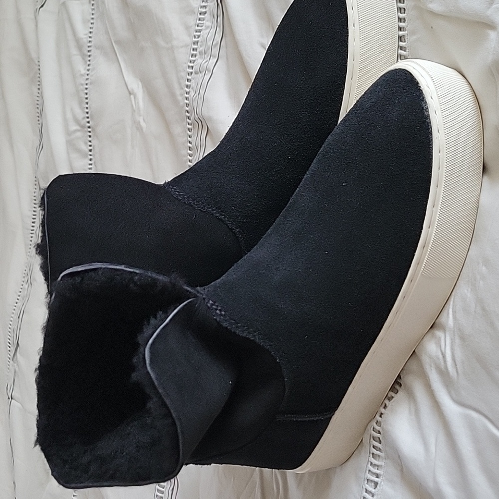 Ugg Lynus Boots